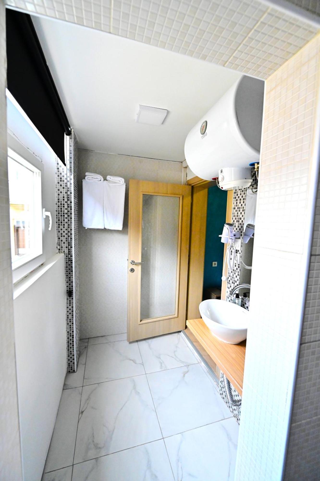 Easy Apartments كومانوفو المظهر الخارجي الصورة