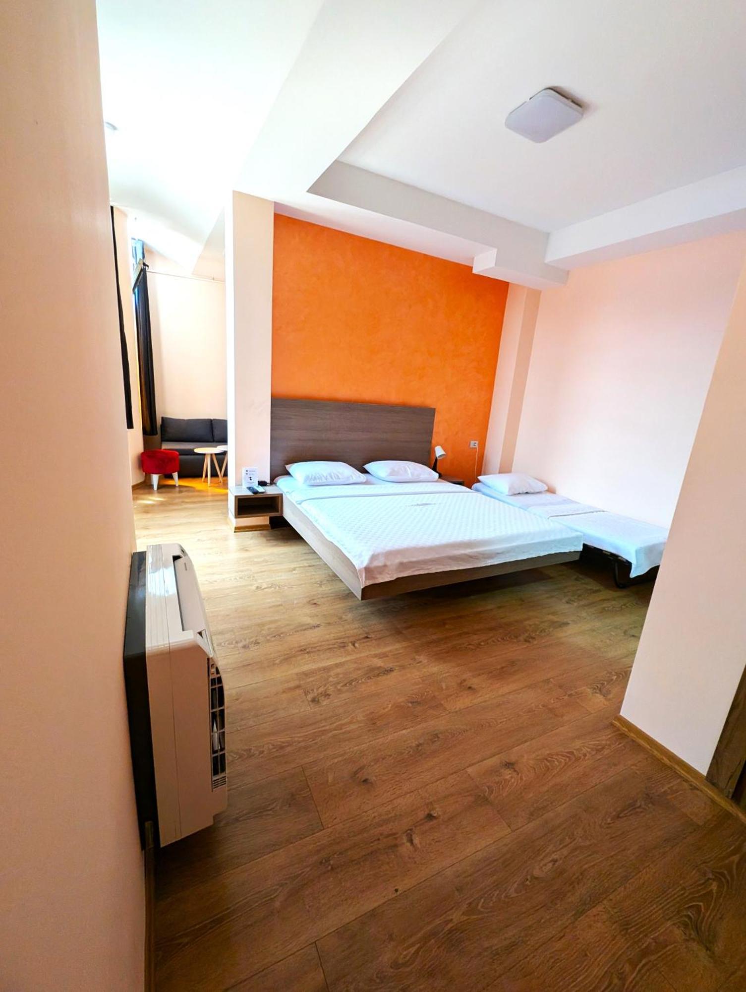 Easy Apartments كومانوفو المظهر الخارجي الصورة